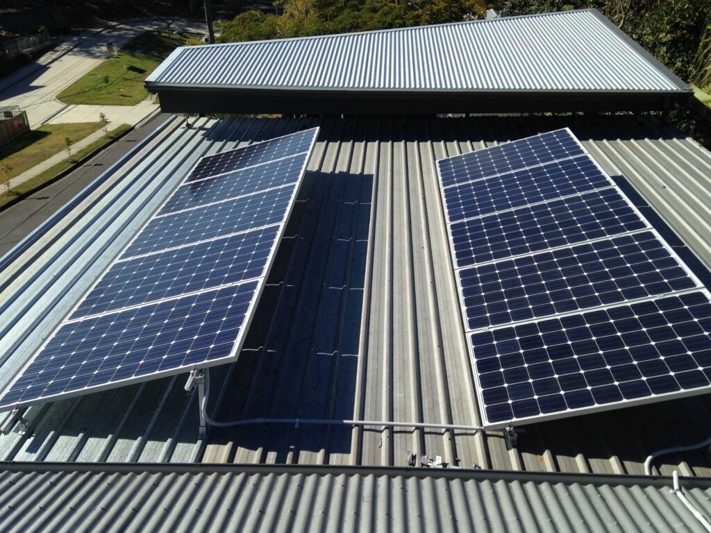 A 200 KW Tin Roof Mounting system has been successfully installed in Sydney, Australia. This project features an adjustable-foot bracket system mounted on the rooftop, constructed from durable and aesthetically pleasing aluminum alloy. Through the designer's innovative approach, the system is tailored to meet the local climate conditions, making it incredibly easy to install. The project has been completed, and it is now generating clean, green energy efficiently, positively impacting the local climate. This cutting-edge solar mounting solution is ready to attract investors interested in sustainable energy solutions.